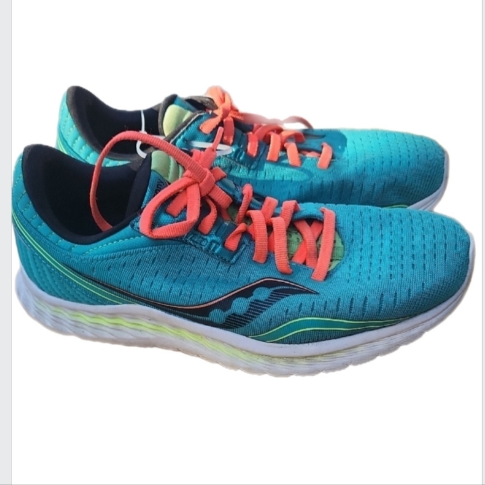Saucony Kinvara 11 Aqua Sneakers with Coral Laces